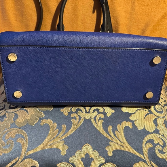 Michael Kors Selma Large Leather Bag - Color Block Blue/Black - Picture 9 of 13